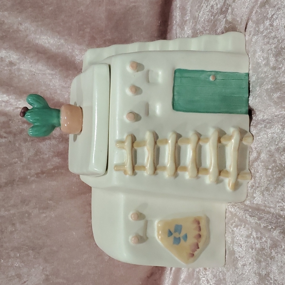 Treasure Craft Cookie Jar